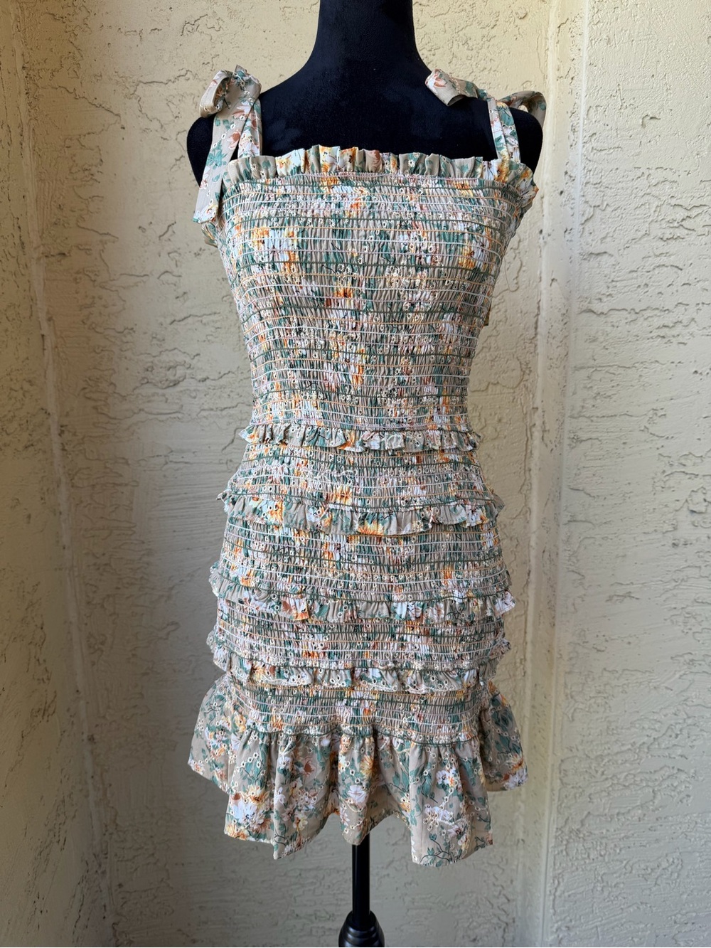 Storia Smocked Floral Ruffle Mini Dress Sz M - Picture 2 of 11